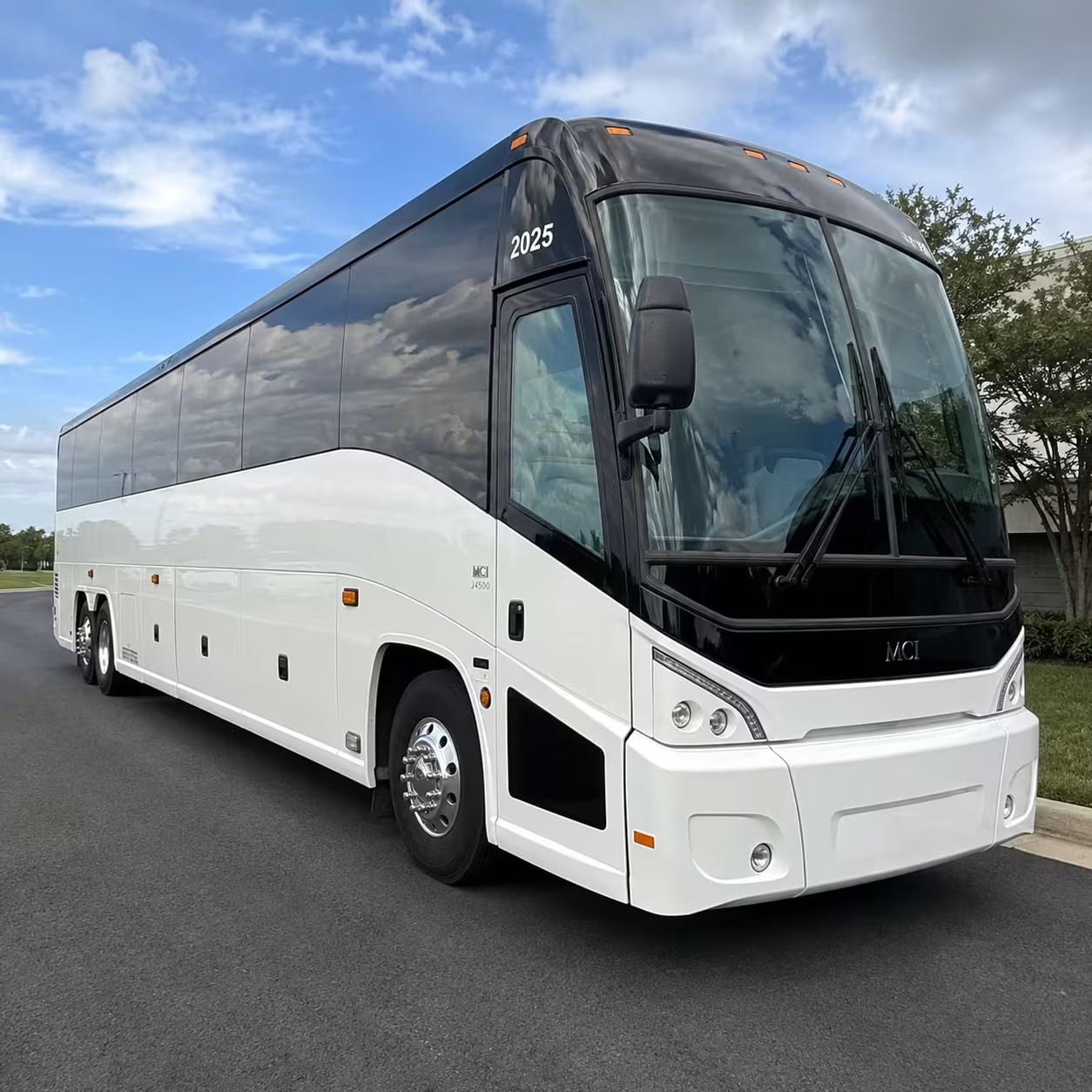 corporate employee shuttle services running through el centro s busiest business corridors