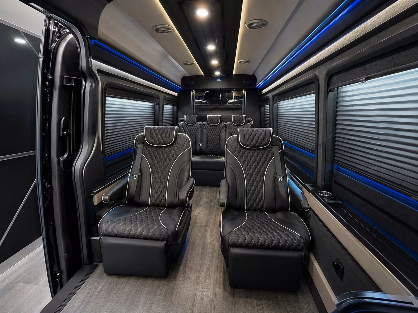 el centro airport shuttle buses for conferences and events