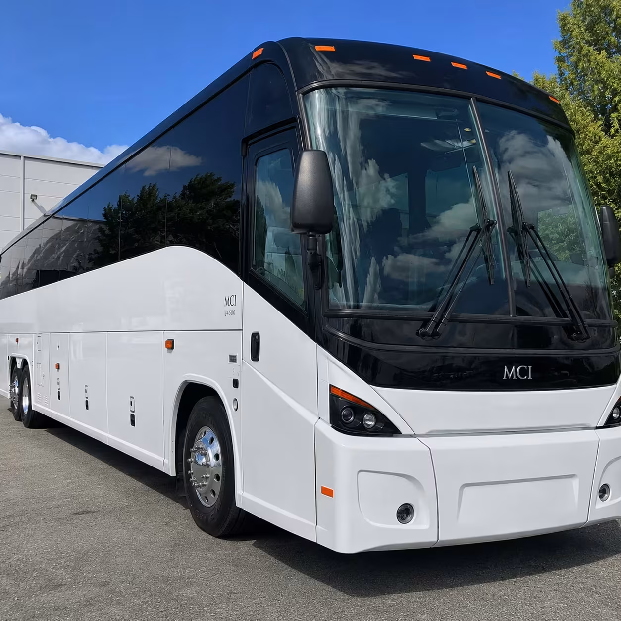 el centro commuter bus rentals for farm and industrial workers