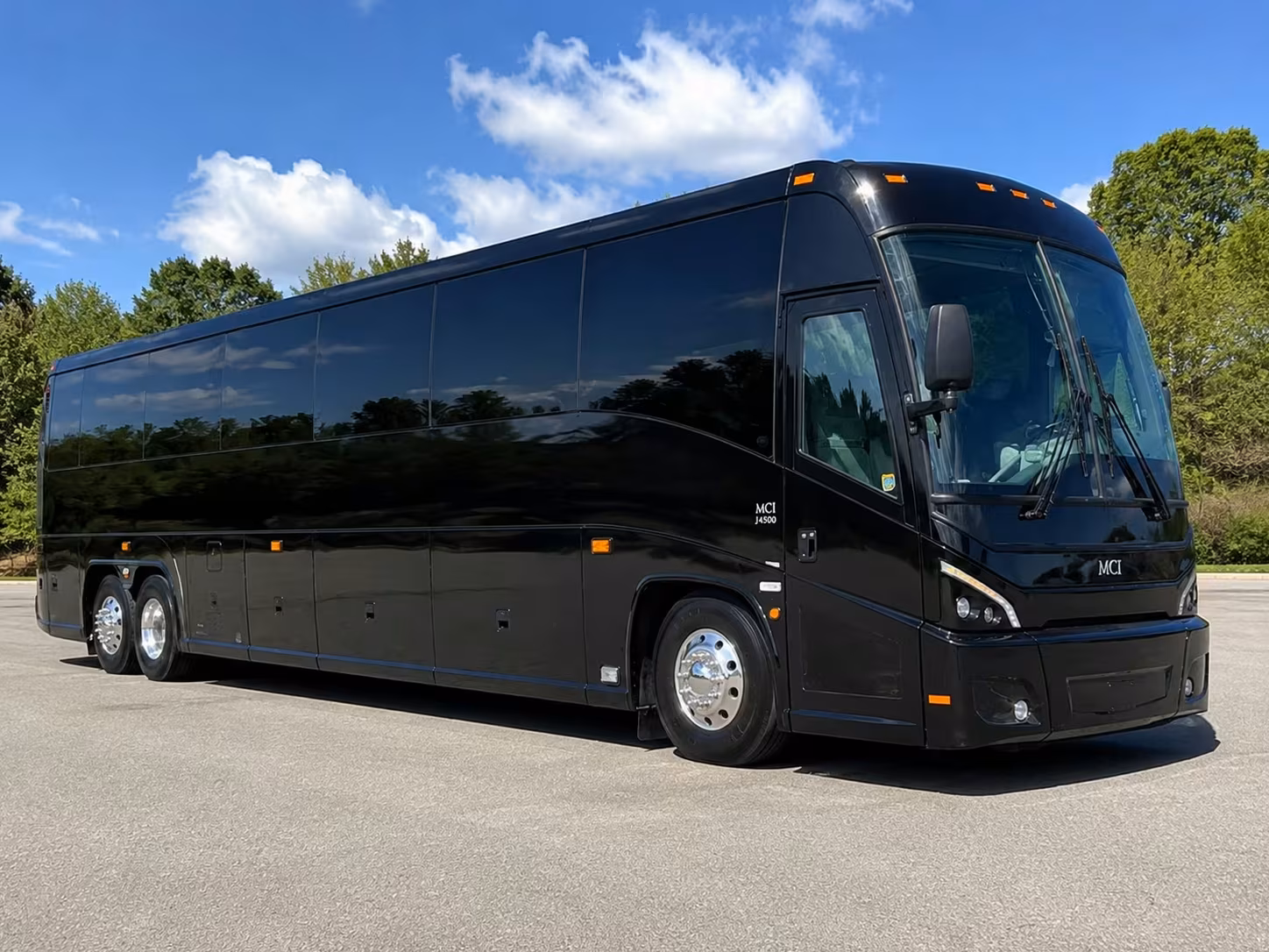 minibus rentals for smaller el centro prom groups